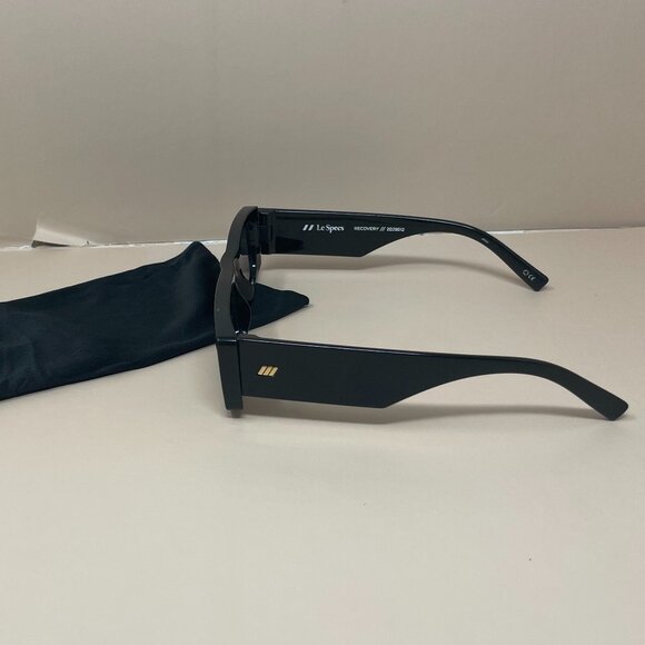 Le Specs | Recovery Sunglasses in Black - Picture 4 of 8